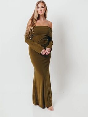 Worth Collective Off-Shoulder Maxi Dress in Olive Green
